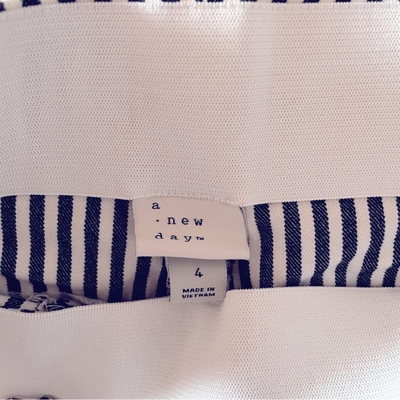 “A New Day” black and white side zip stripe crop pant. - Picture 5 of 5